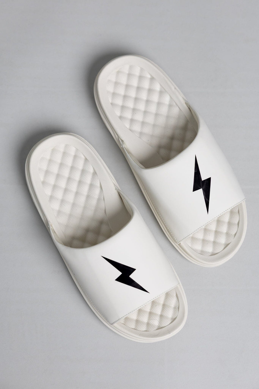Motive Slides - Cream